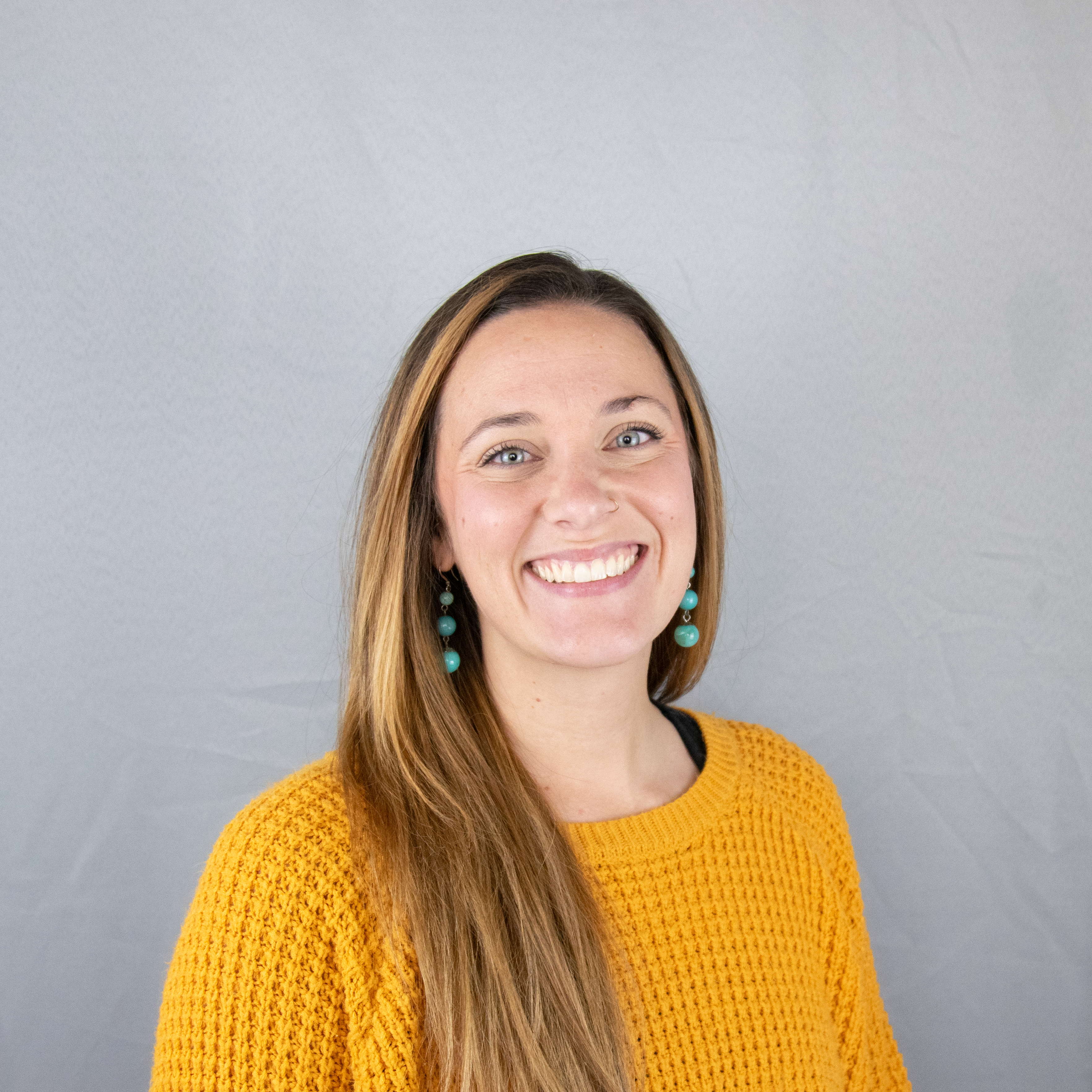 Courtney Dewar Headshot